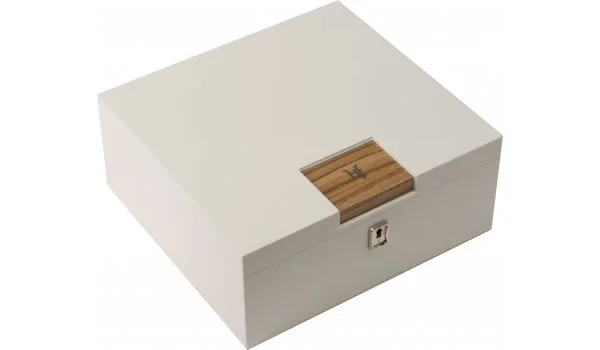 Elegante humidor branco para área de trabalho HF Barcelona W 